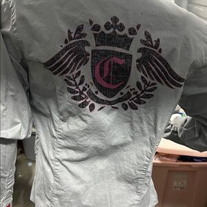Cruel women’s gray with pink pearl snap shirt size M